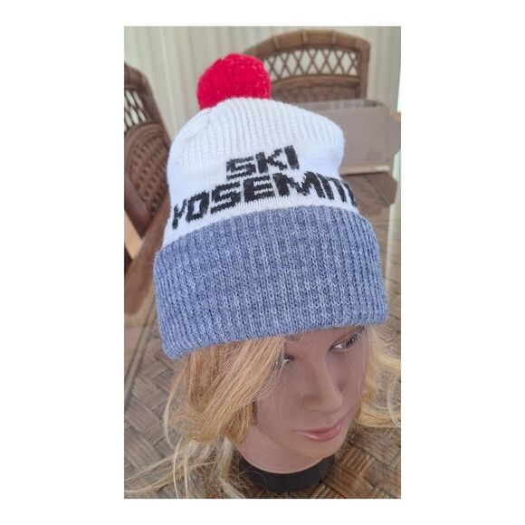 Vintage YOSEMITE Ski Beanie Red Pom Badger Pass California - Picture 14 of 16